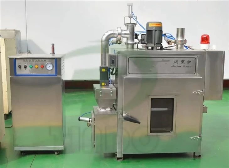 Smoke oven with steam generator